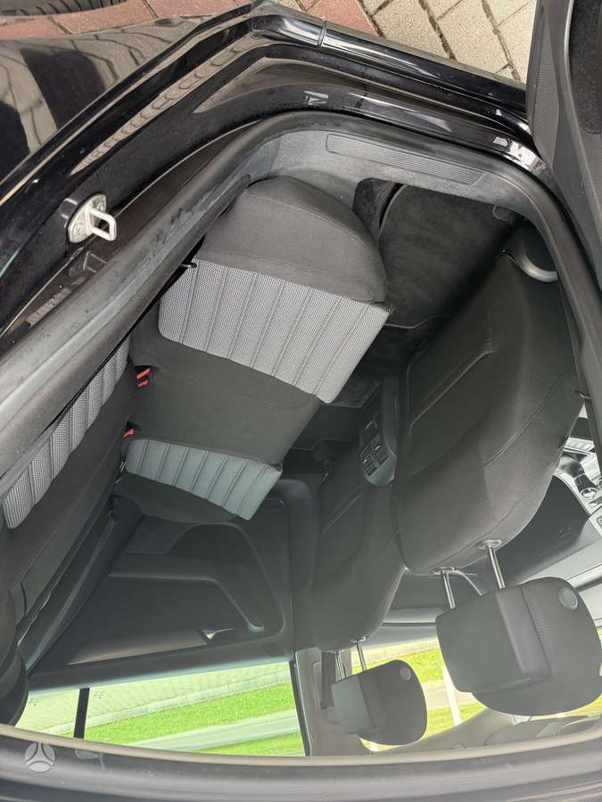 Volkswagen Passat - 11