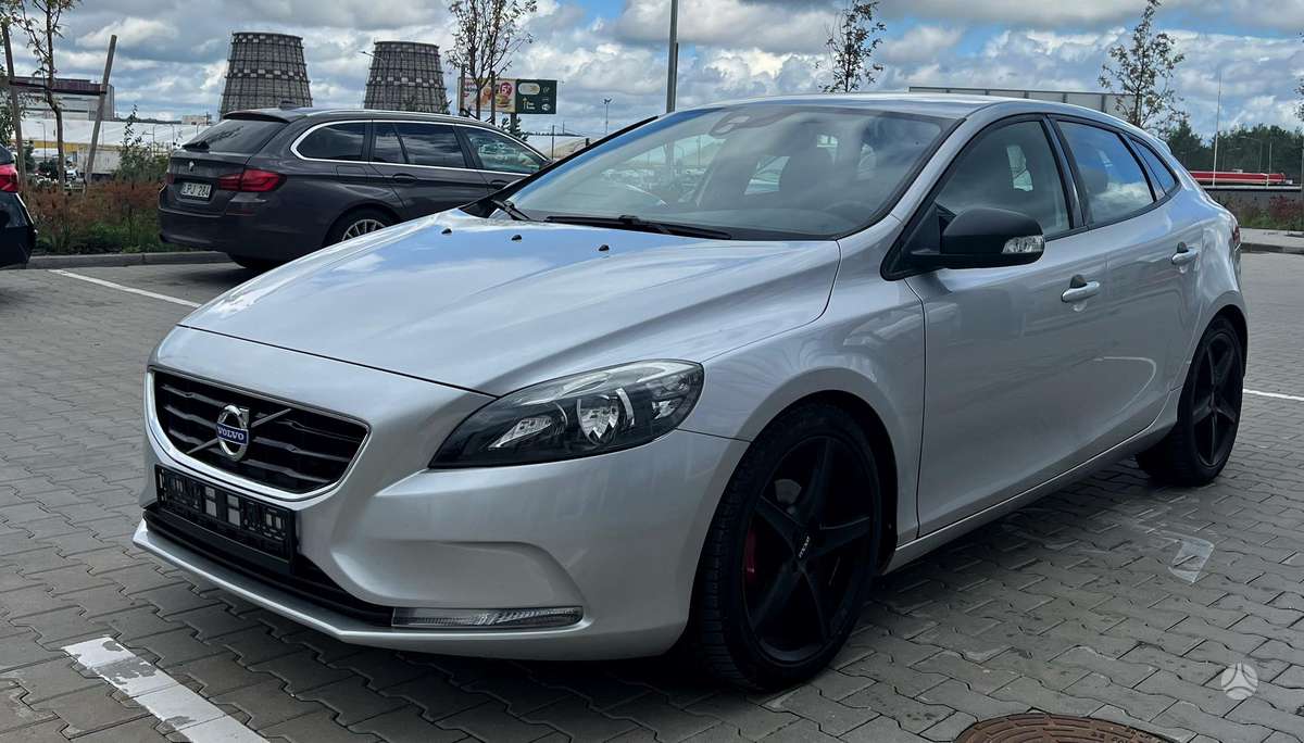 Volvo V40 - 2