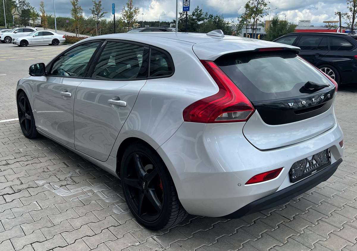 Volvo V40 - 4