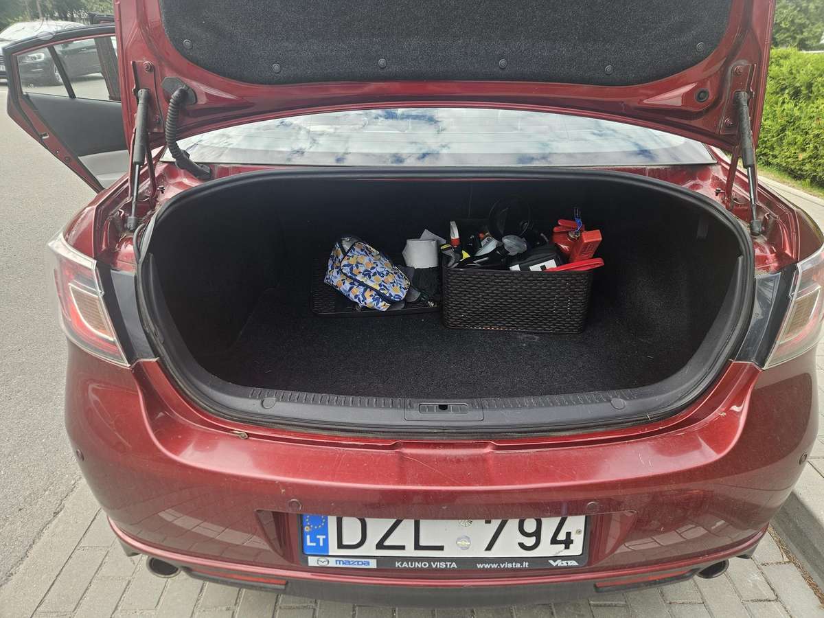 Mazda 6, 2.0 l., Седан