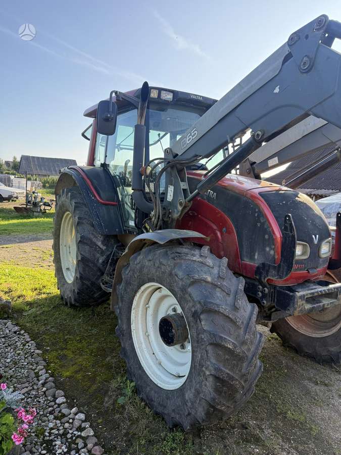 Valtra N111, traktoriai