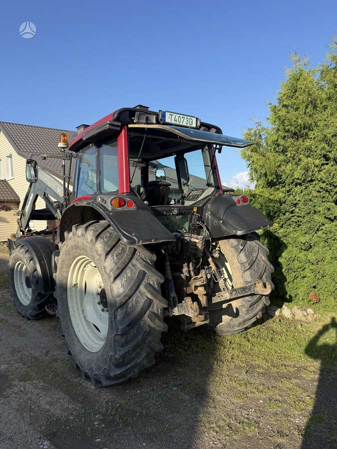 Valtra N111, traktoriai
