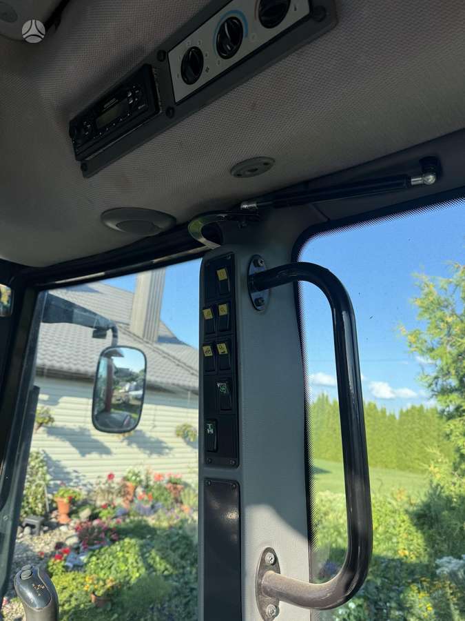 Valtra N111, traktoriai