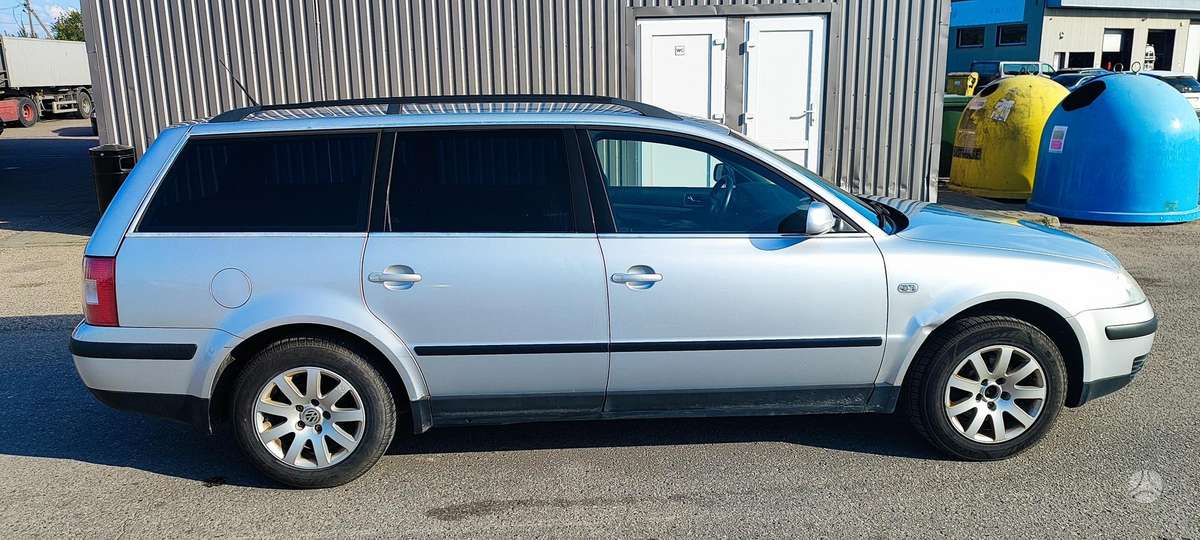 Volkswagen Passat - 2