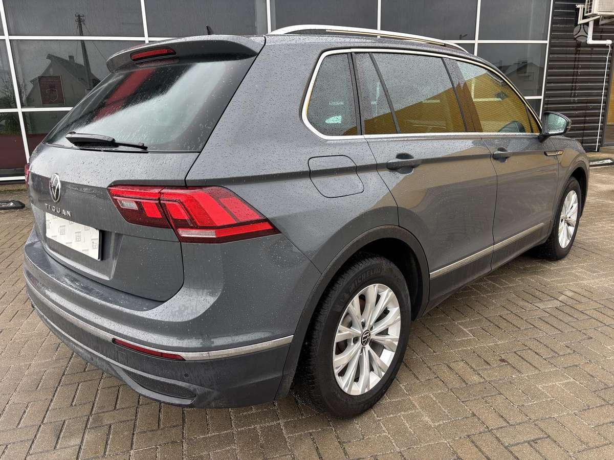 Volkswagen Tiguan - 5