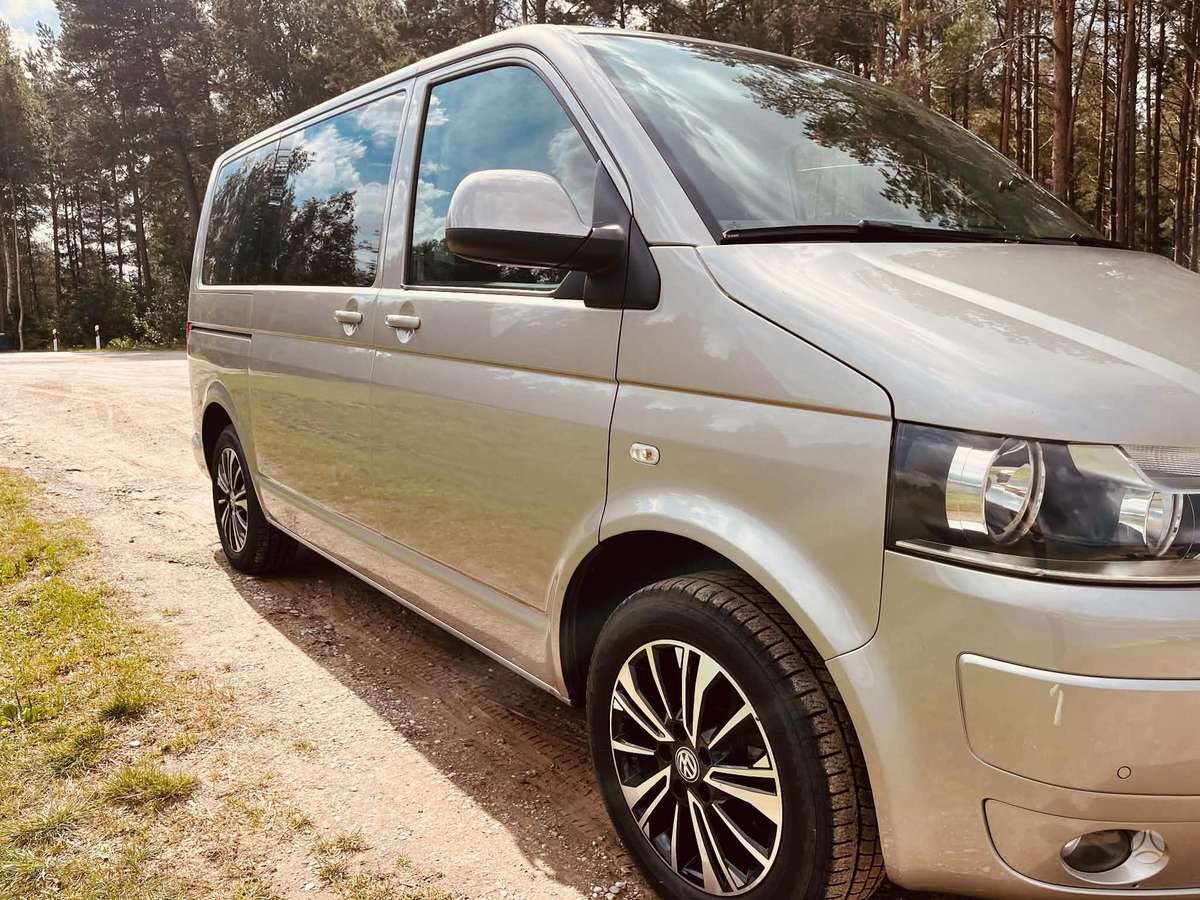 Volkswagen Multivan - 2