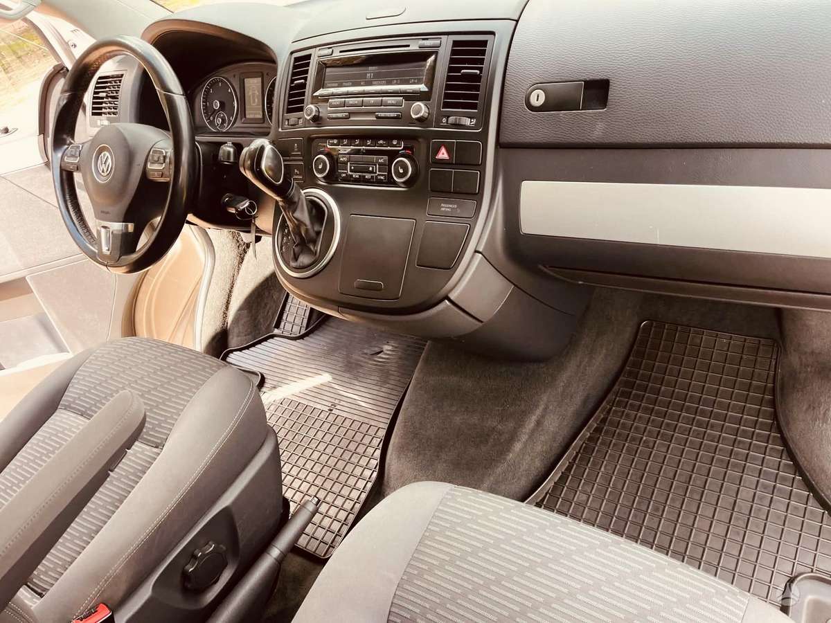 Volkswagen Multivan - 8