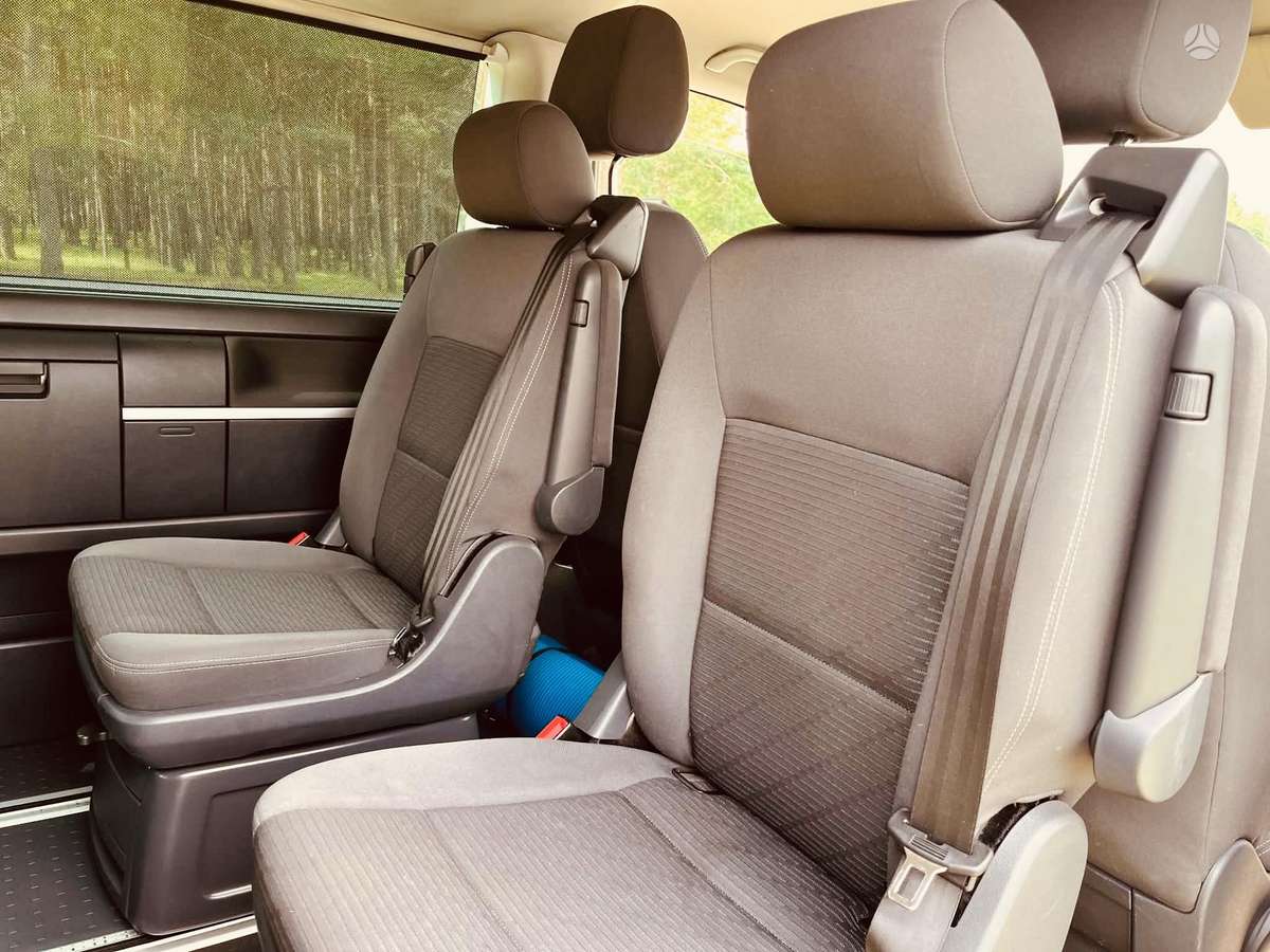 Volkswagen Multivan - 12