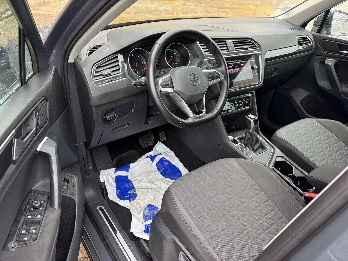 Volkswagen Tiguan - 10