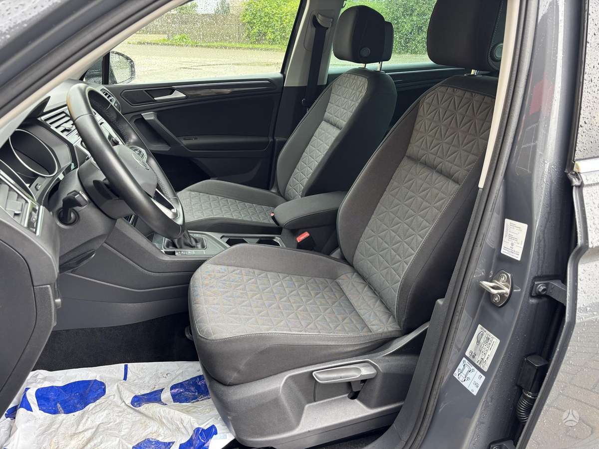 Volkswagen Tiguan - 11