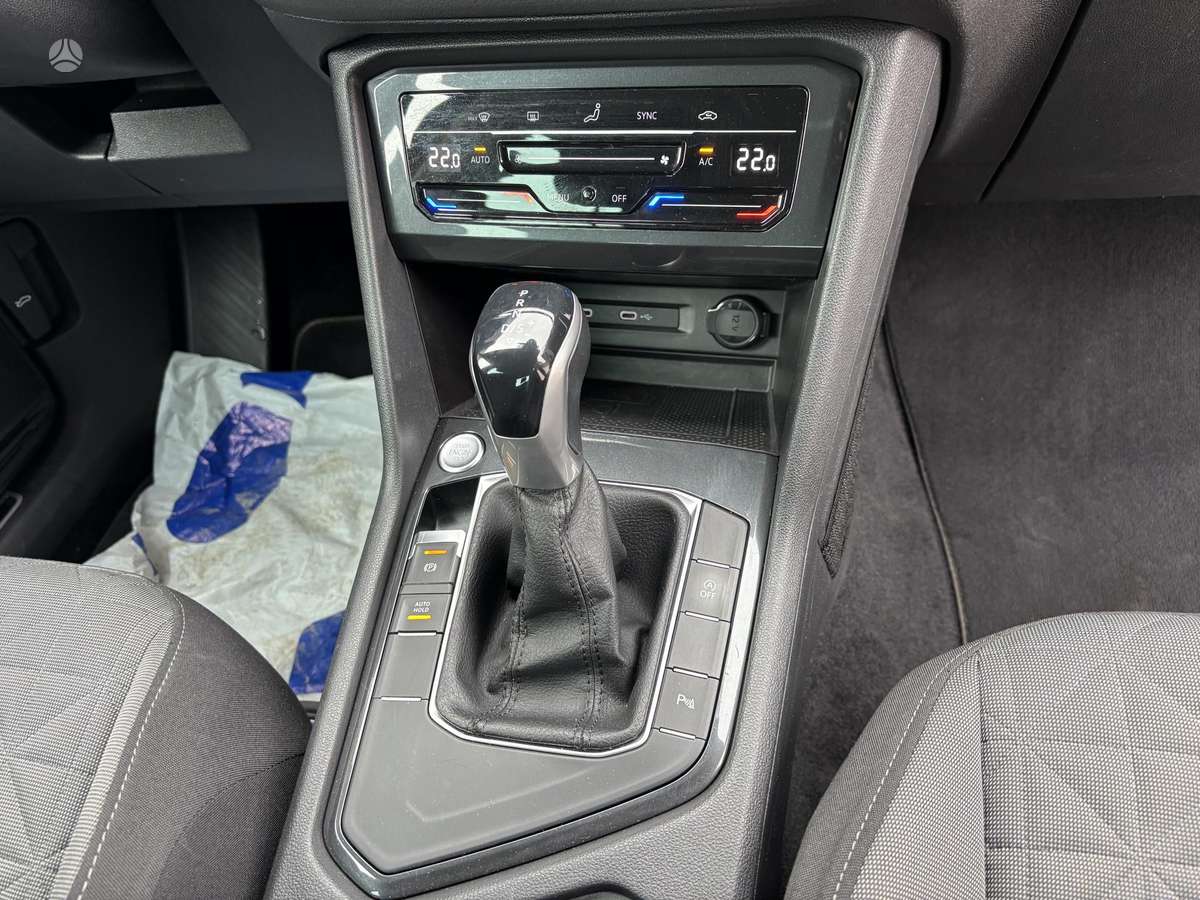 Volkswagen Tiguan - 12