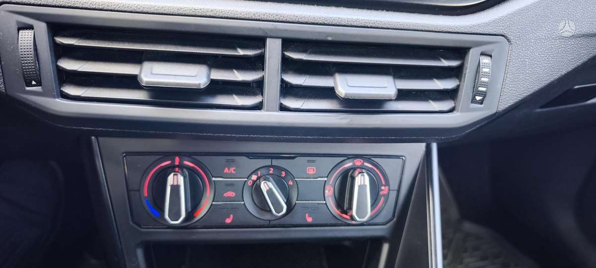 Volkswagen Polo - 11