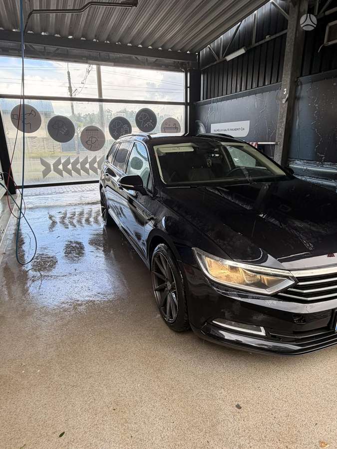 Volkswagen Passat - 2
