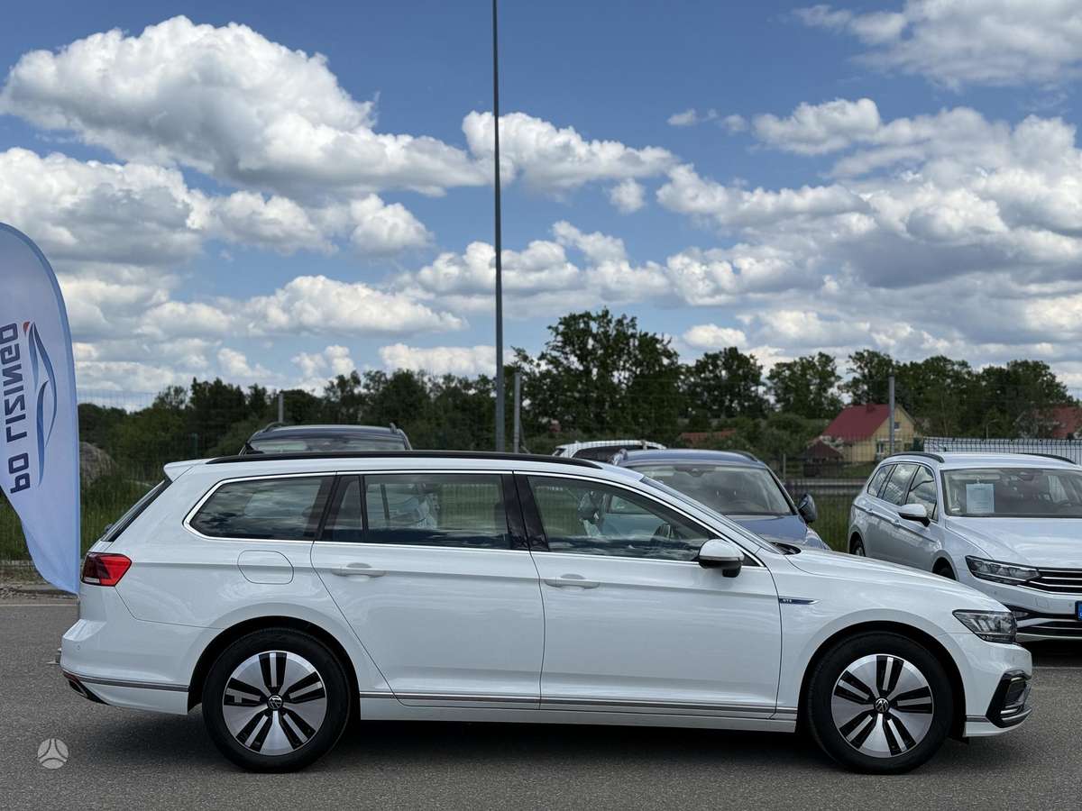 Volkswagen Passat - 9