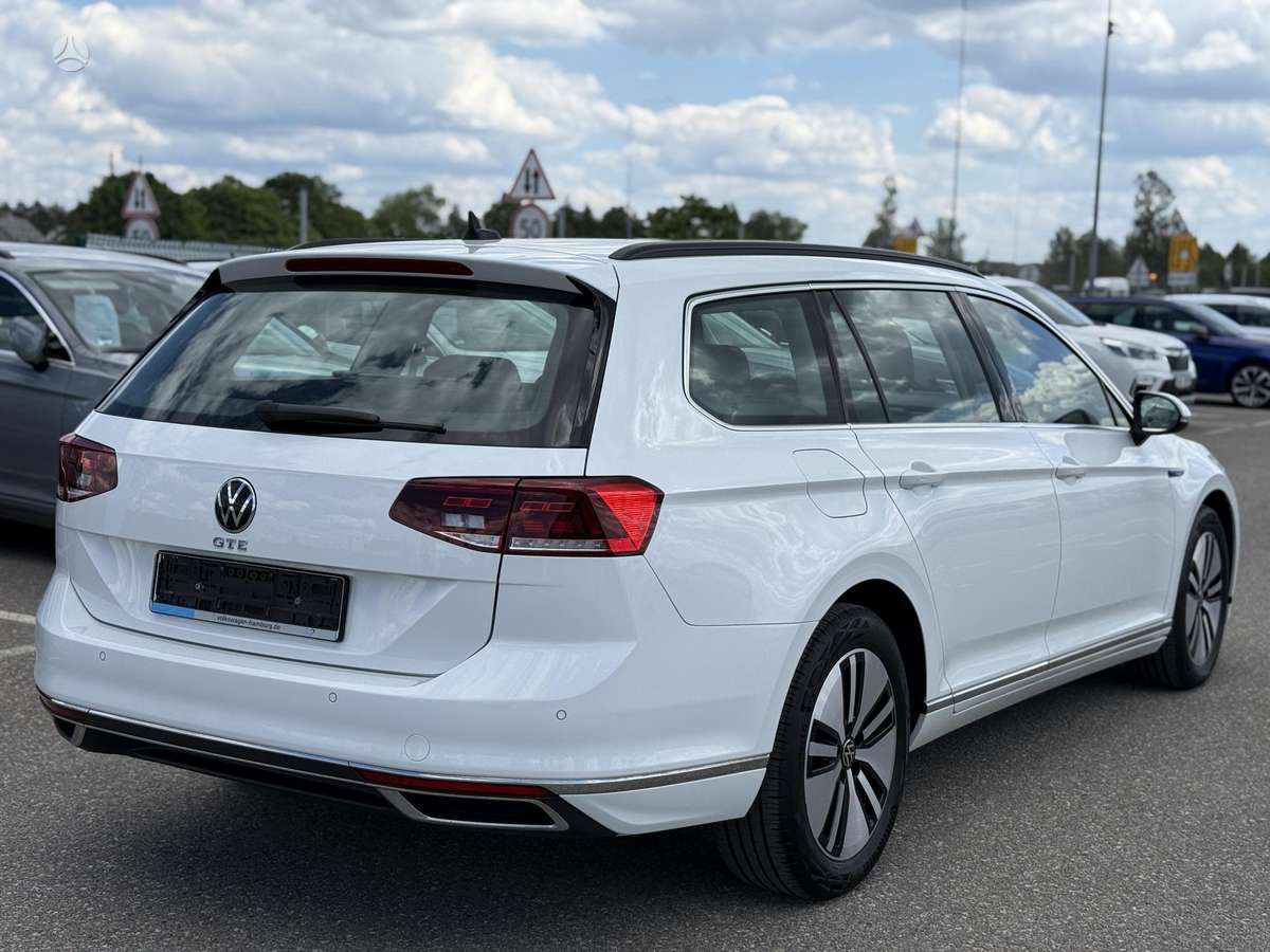 Volkswagen Passat - 10