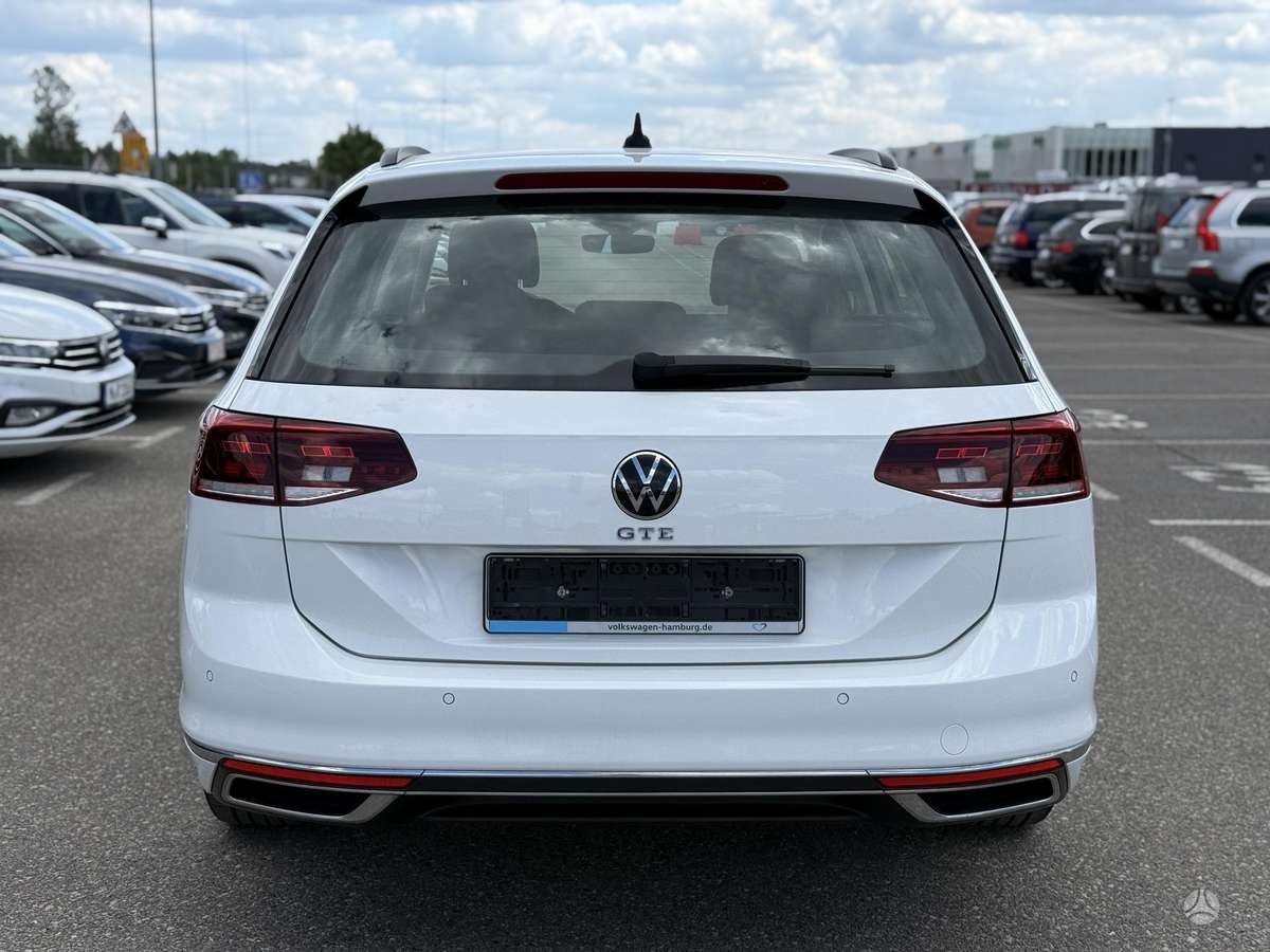 Volkswagen Passat - 11