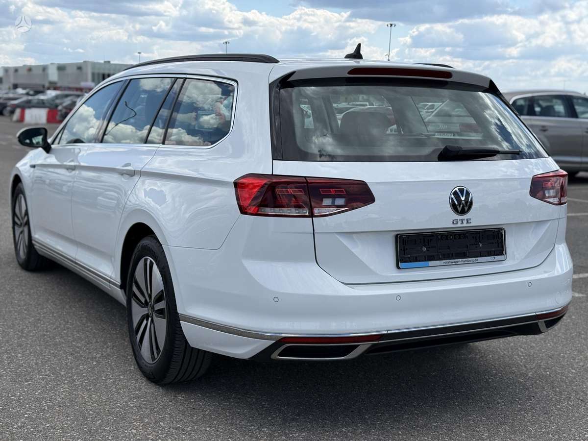 Volkswagen Passat - 12