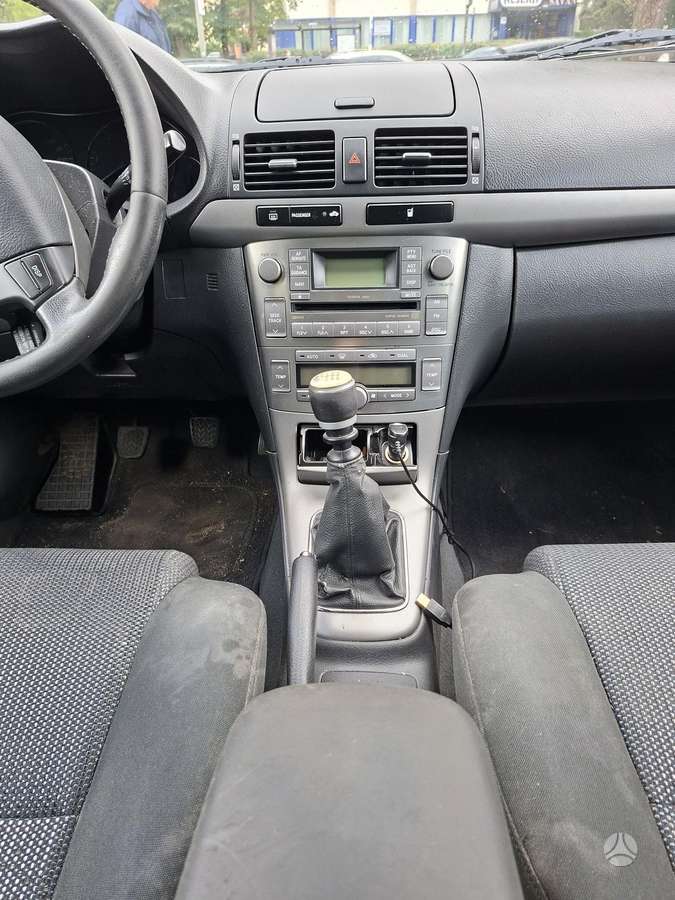 Toyota Avensis - 6