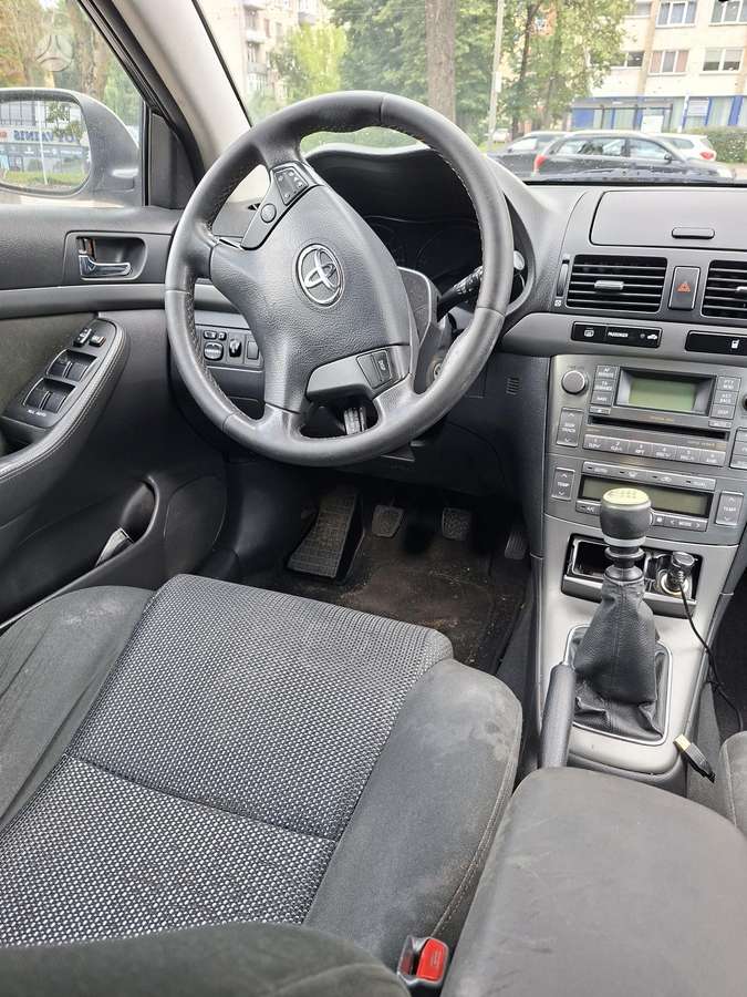 Toyota Avensis - 7