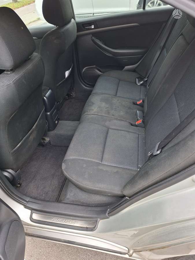 Toyota Avensis - 8