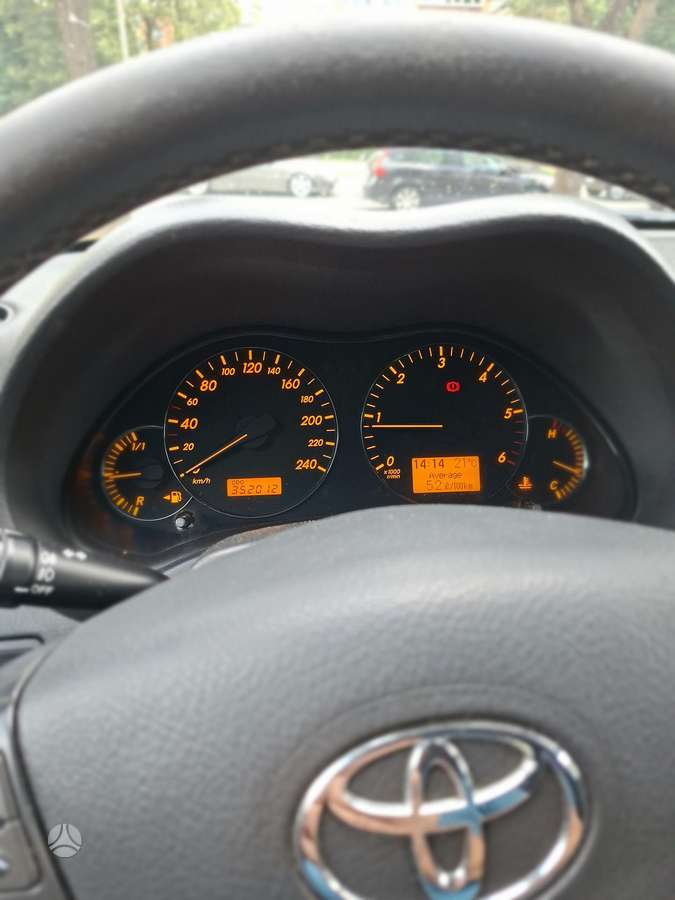 Toyota Avensis - 9
