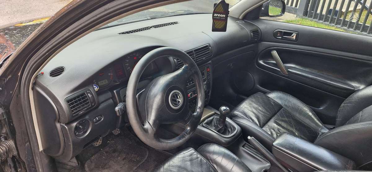 Volkswagen Passat - 6