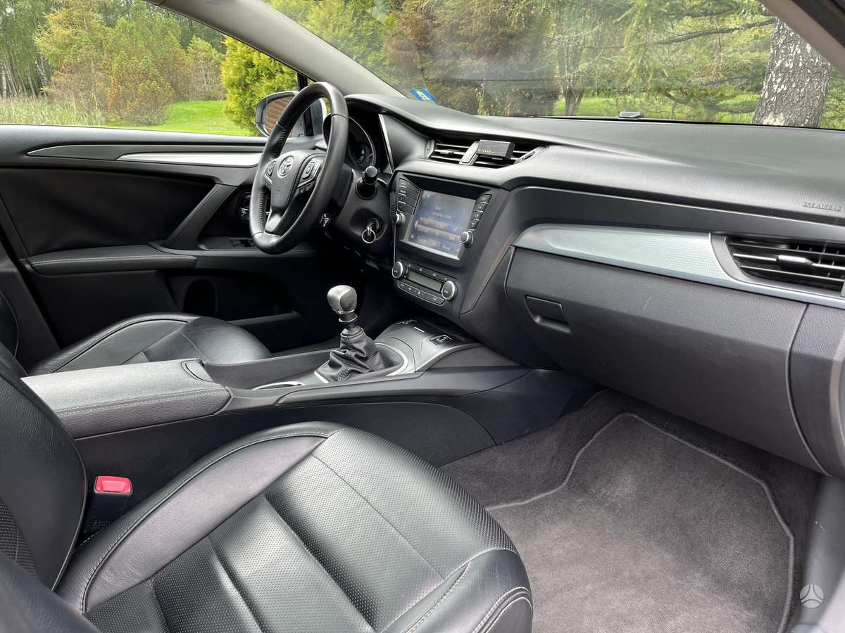 Toyota Avensis - 9