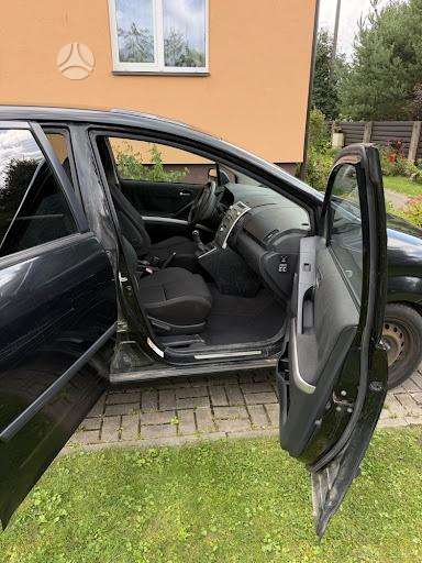 Toyota Corolla Verso - 5