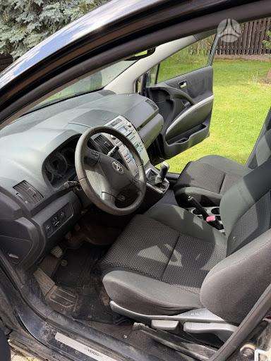 Toyota Corolla Verso - 6