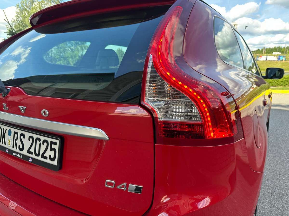 Volvo XC60, 2.4 l., off-road / crossover