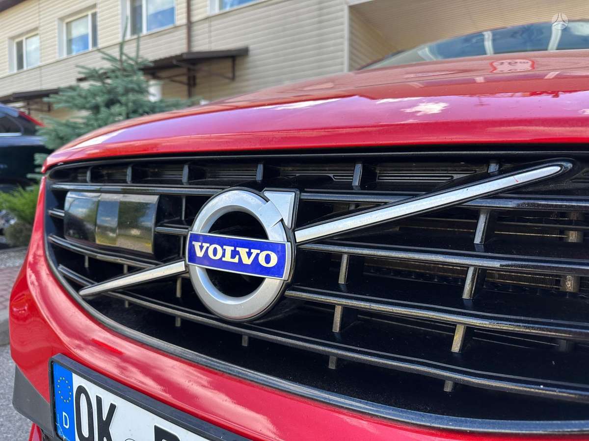 Volvo XC60, 2.4 l., off-road / crossover