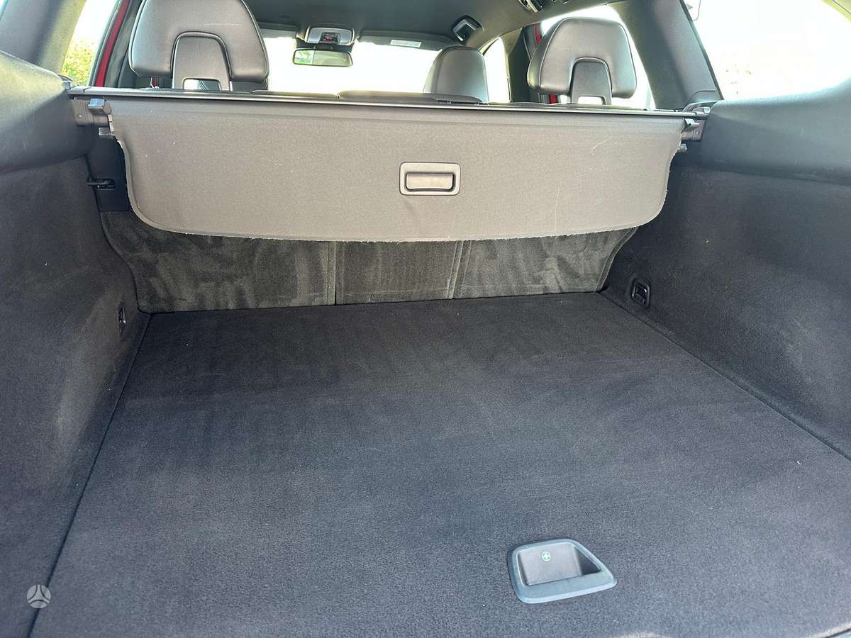 Volvo XC60, 2.4 l., off-road / crossover