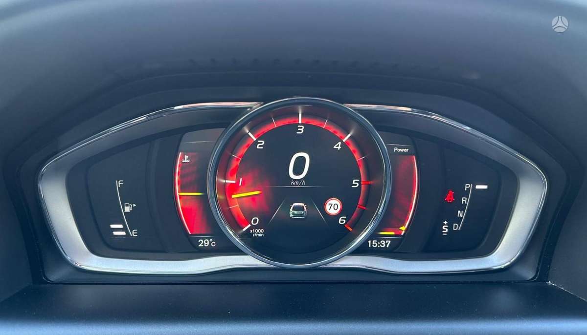 Volvo XC60, 2.4 l., off-road / crossover