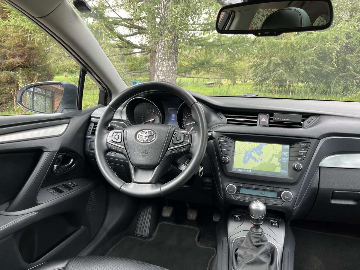 Toyota Avensis - 12