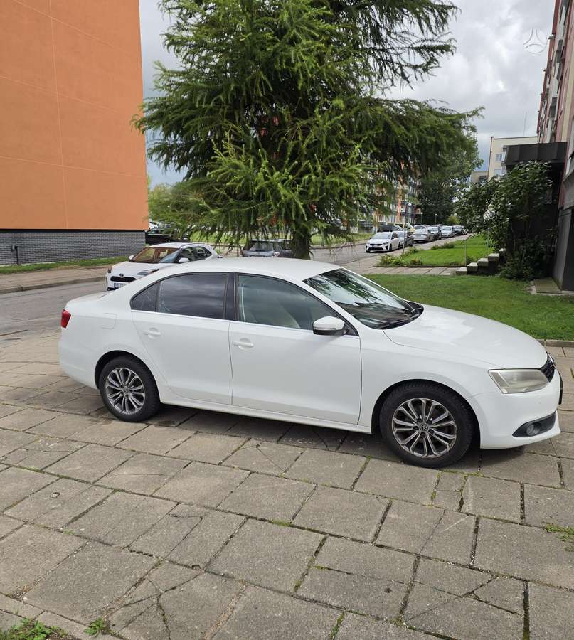 Volkswagen Jetta - 3