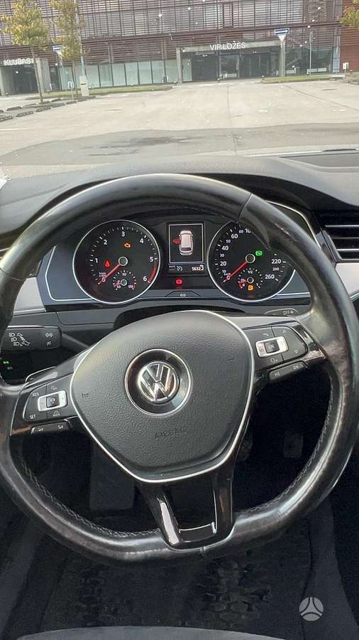 Volkswagen Passat - 10