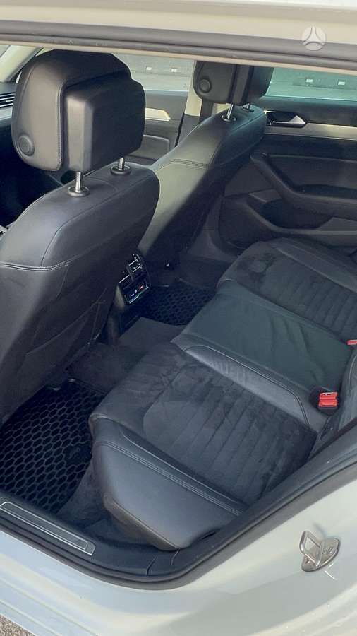 Volkswagen Passat - 12