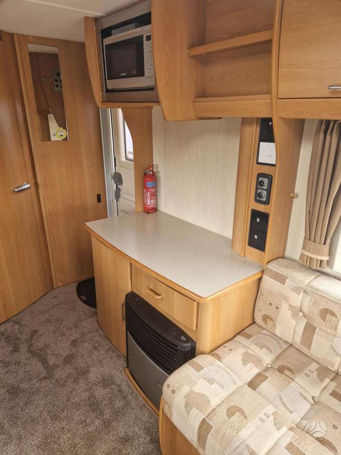Compass Corona, caravans