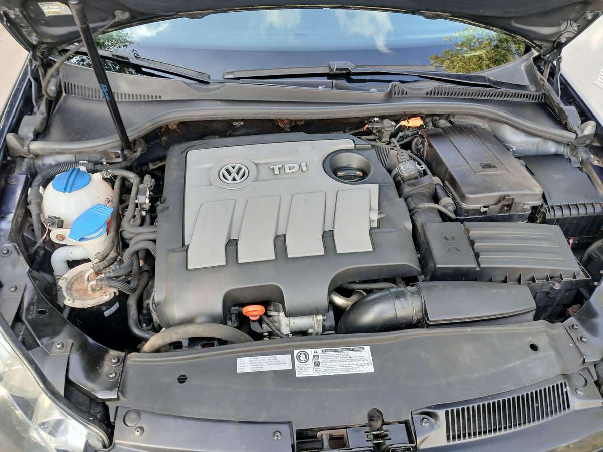 Volkswagen Golf - 2