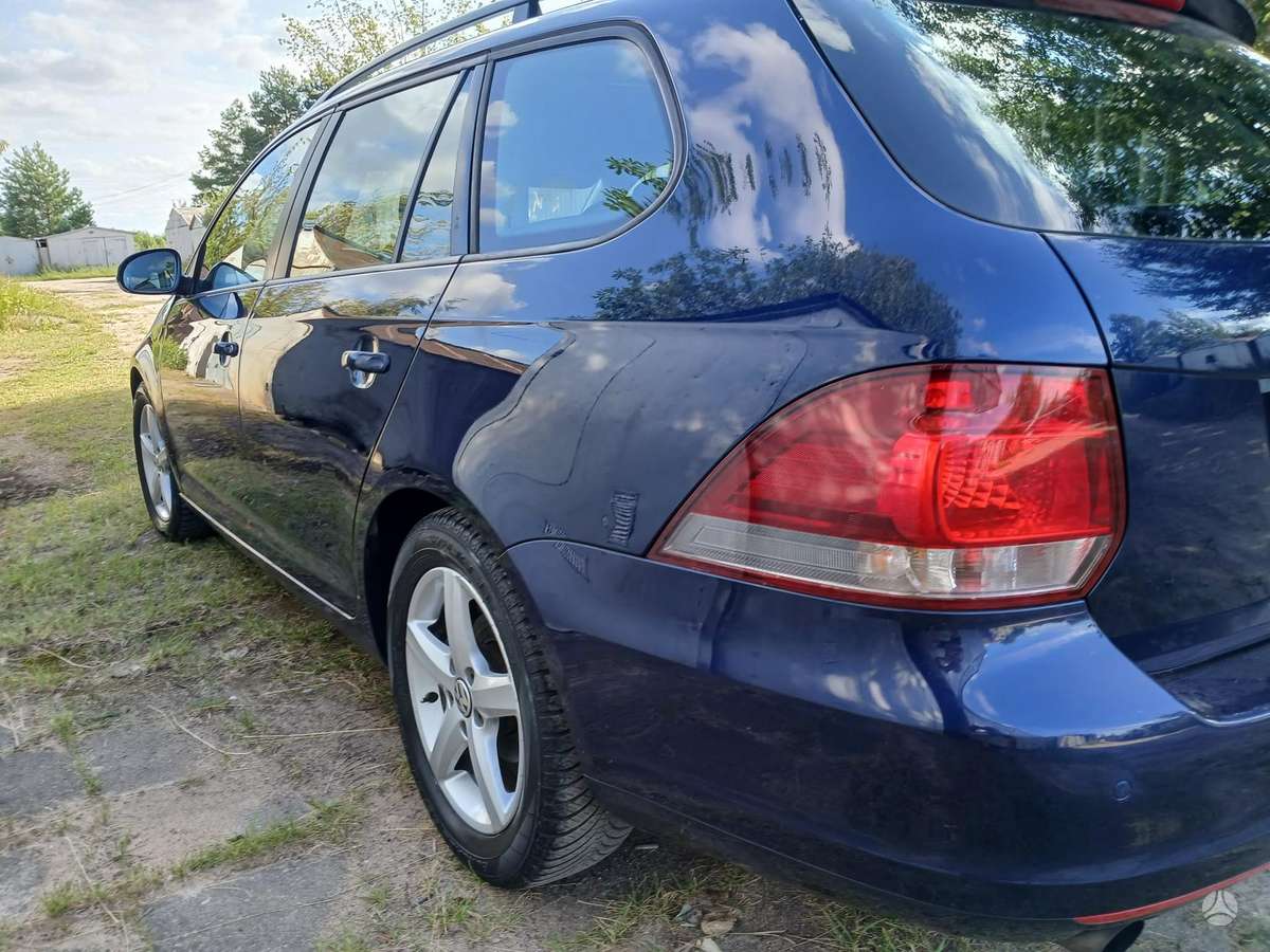 Volkswagen Golf - 8