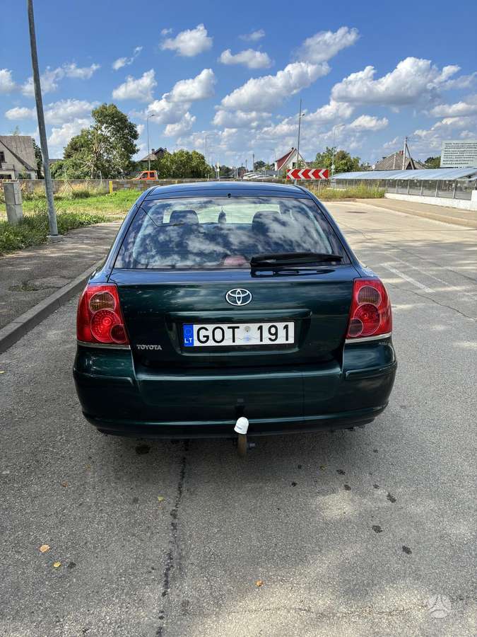 Toyota Avensis - 2