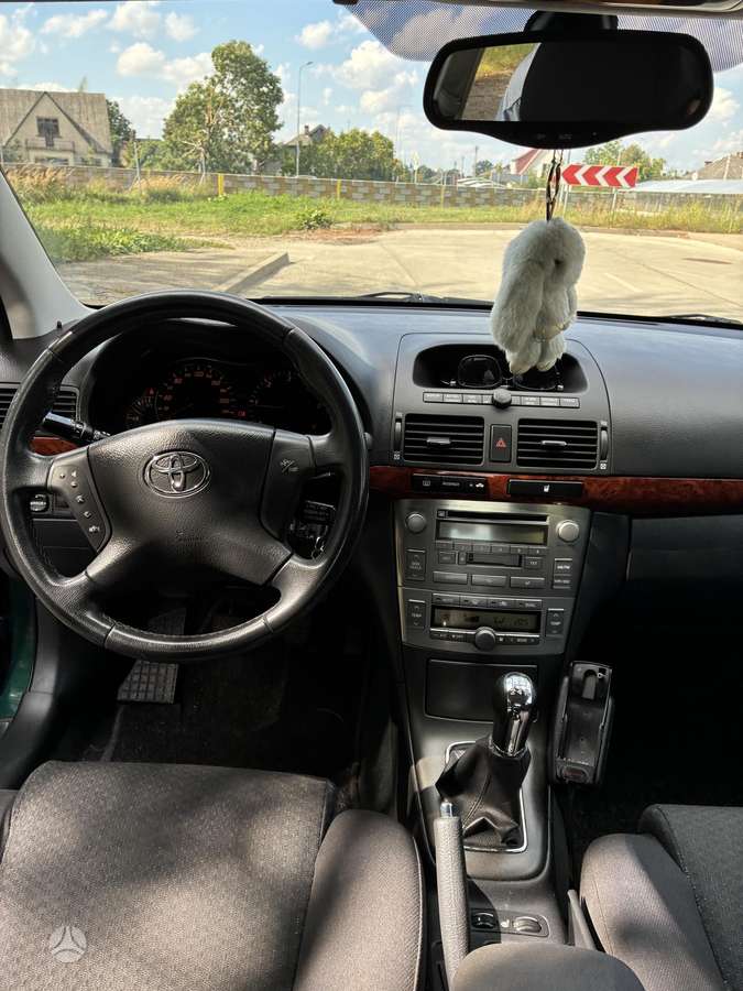 Toyota Avensis - 6