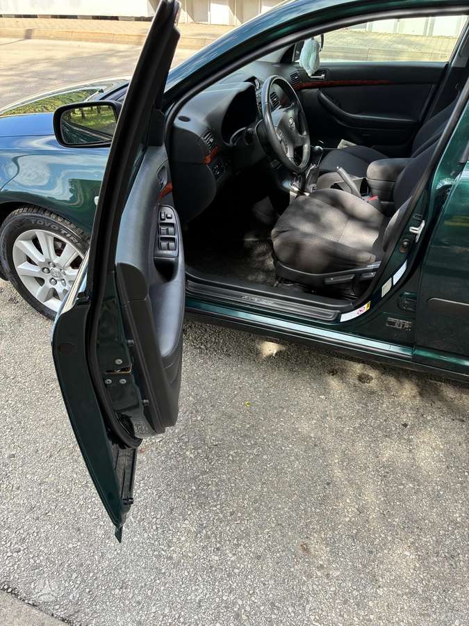 Toyota Avensis - 7