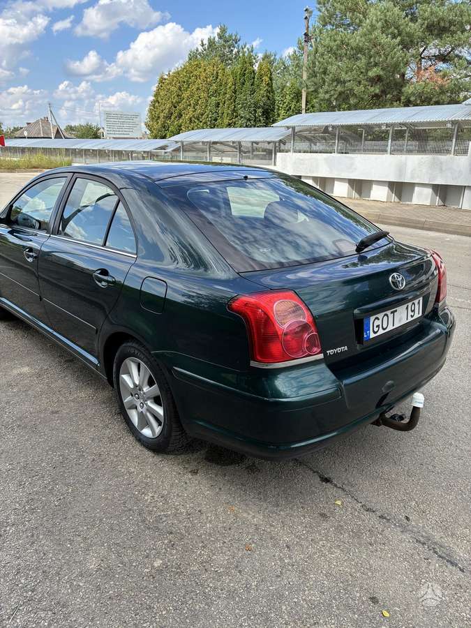 Toyota Avensis - 12