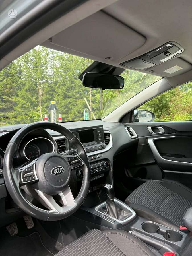 Kia Ceed, 1.6 l., Хэтчбек