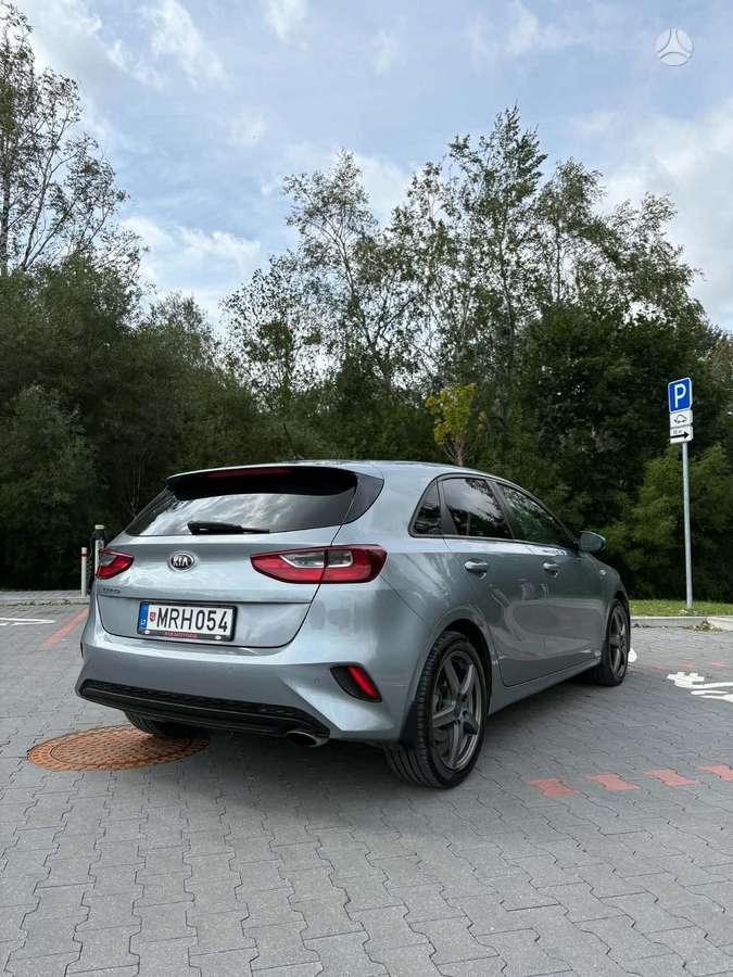 Kia Ceed, 1.6 l., Хэтчбек