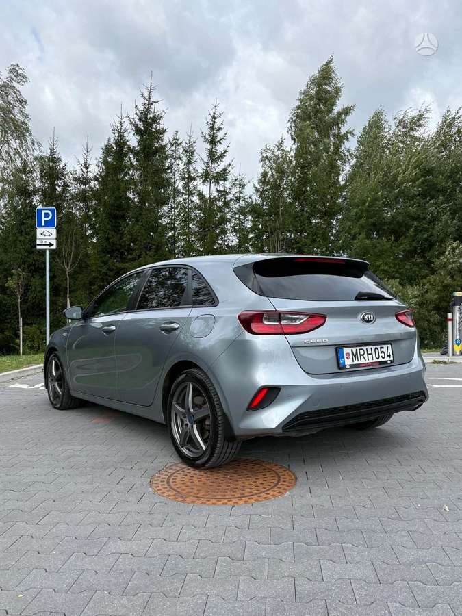 Kia Ceed, 1.6 l., Хэтчбек