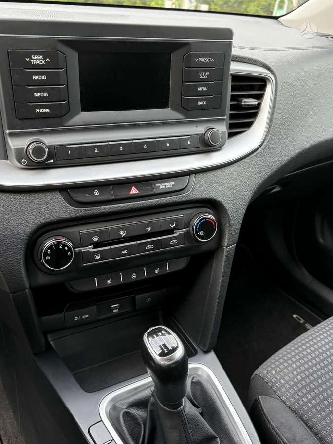 Kia Ceed, 1.6 l., Хэтчбек