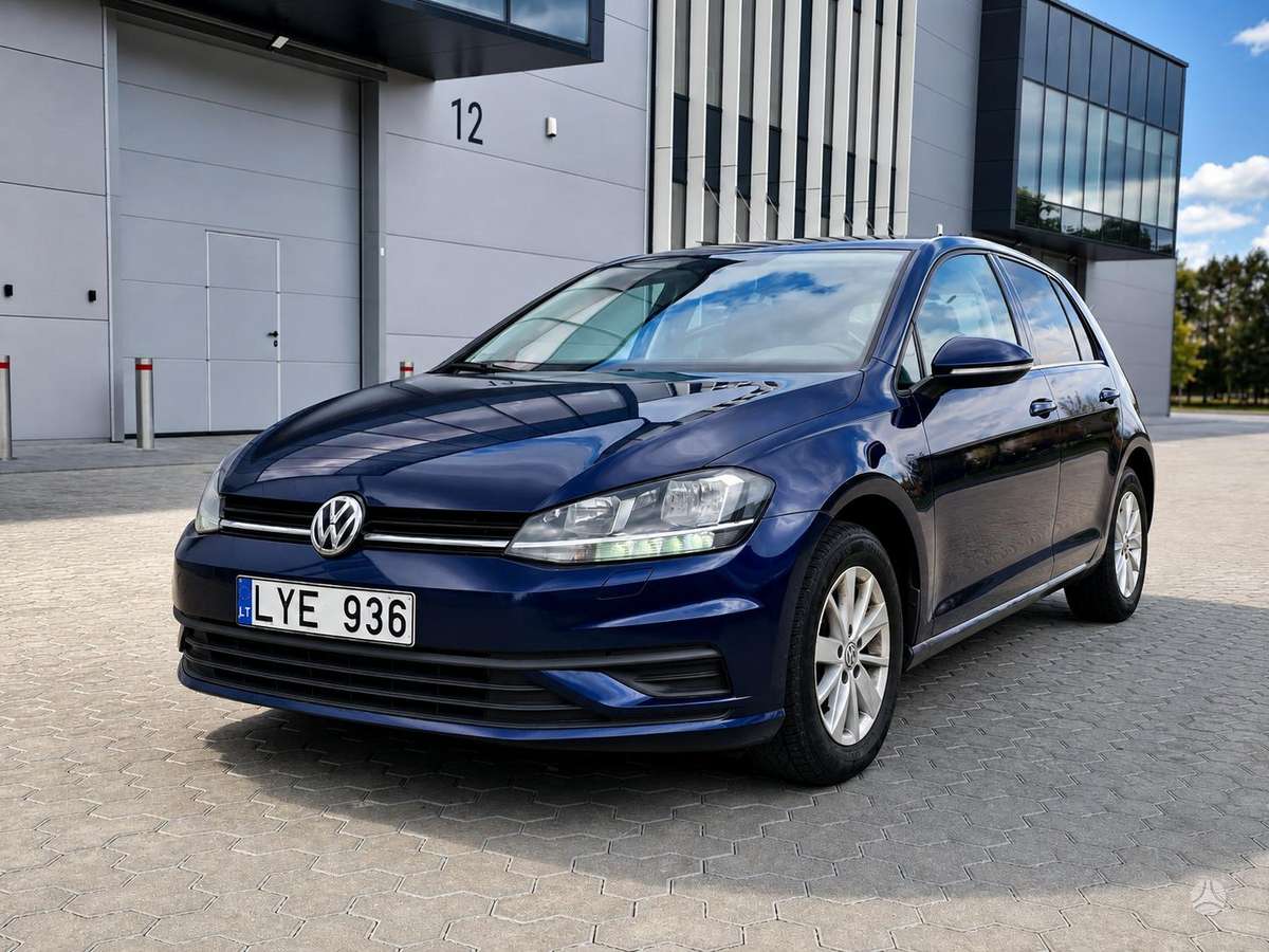Volkswagen Golf - 1