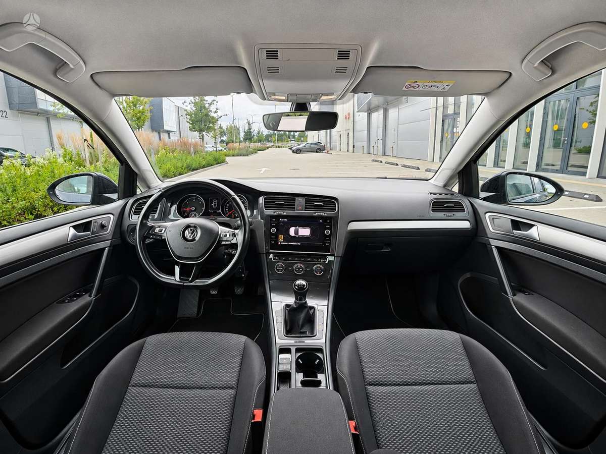 Volkswagen Golf - 5